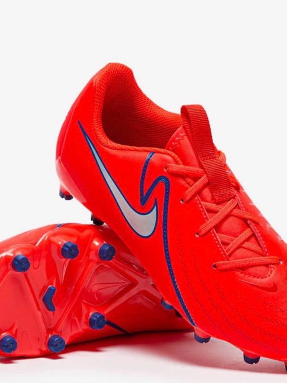 New Nike Phantom GX 2 Academy soccer cleats - kids 4.5